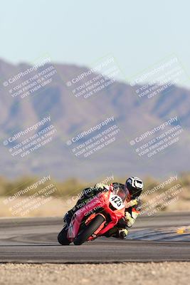 media/Dec-07-2025-CVMA (Sun) [[3e7d2de5dc]]/Race 16-Formula Middleweight/